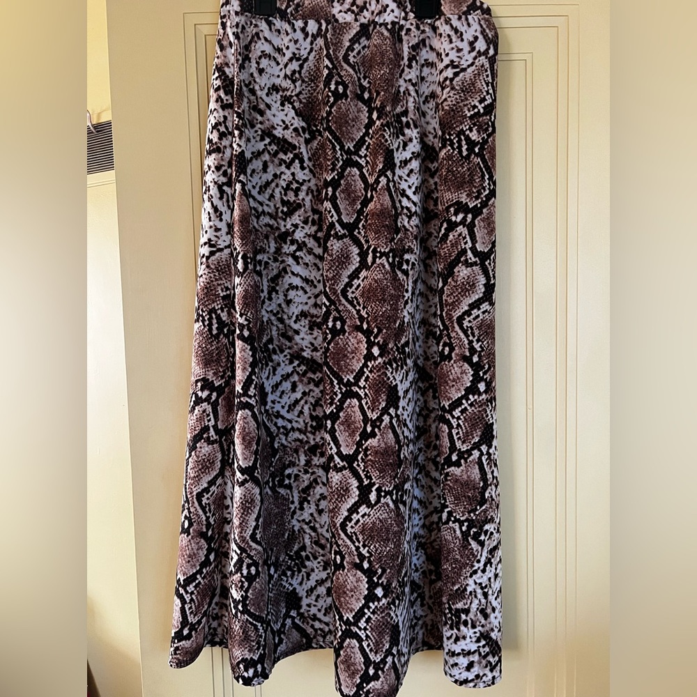 Snakeskin print chiffon skirt.